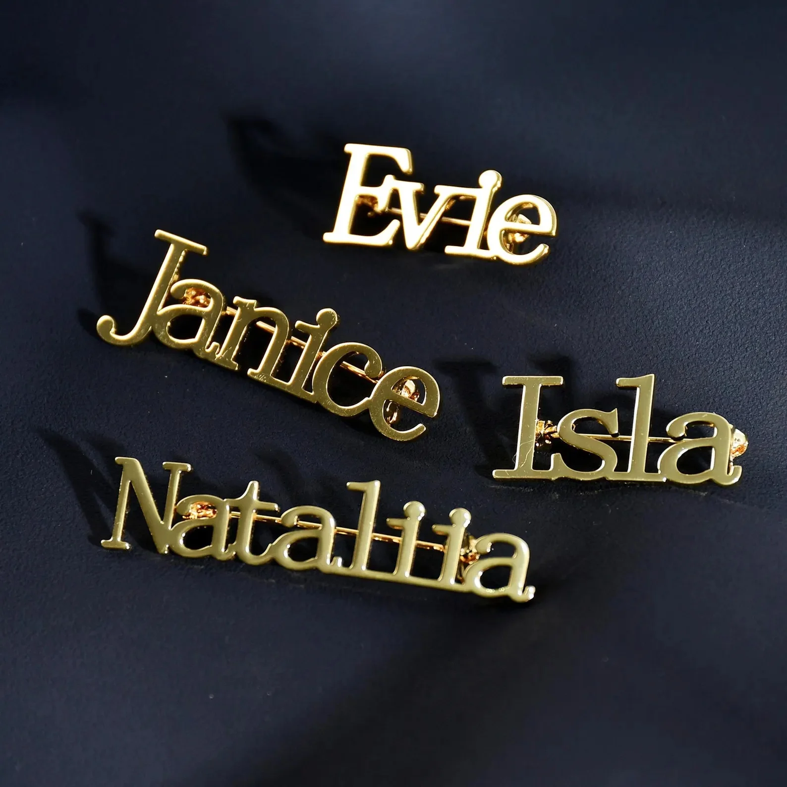 Amaxer Name Brooch Pin Personalized Custom Made Design Name Tag Pins with Monogram Letters for Women Badge Banquet Accessories