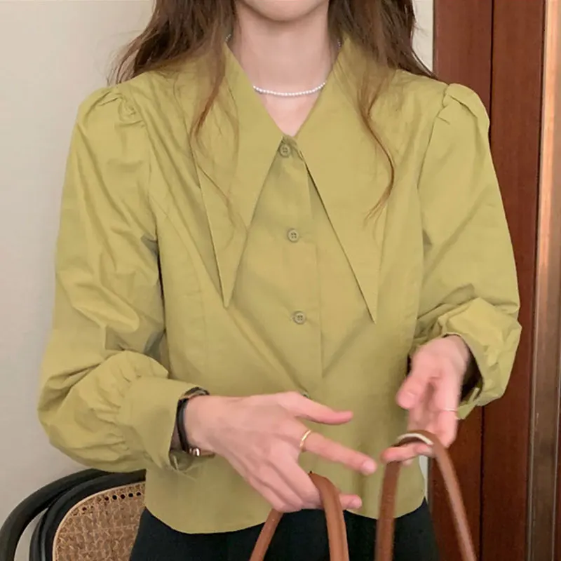 

Стильная осенняя свободная блузка однотонного цвета с рукавами-фонариками, воротником на одной пуговице для женщин, для повседневной носки и офиса.