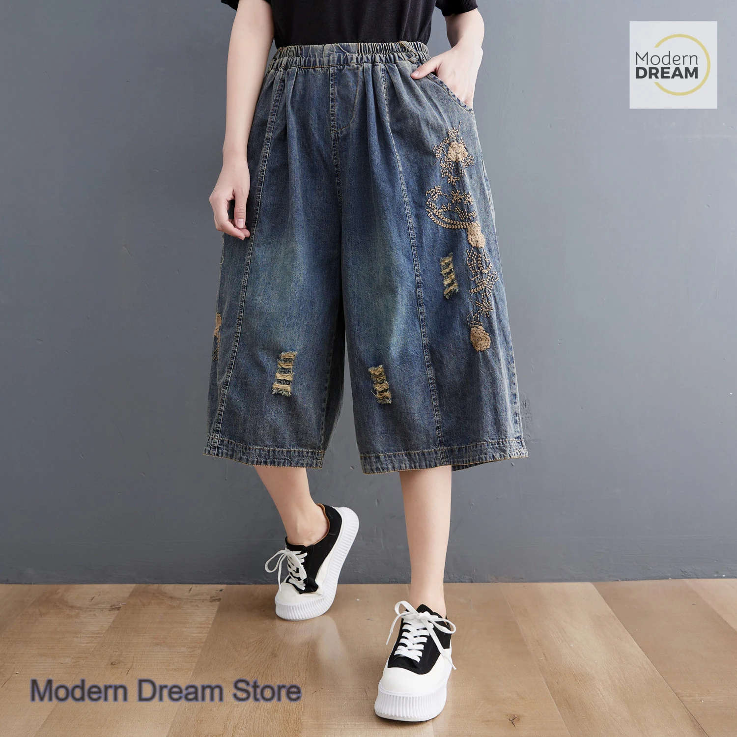 Pantalon en denim à jambes larges de style coréen pour femmes, nouveau pantalon court ample, slim, taille élastique brodée avec trous, été.