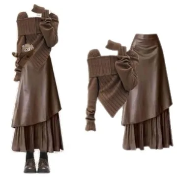 Maillard wears a complete set of autum scarves and silmknittingsweatermatching