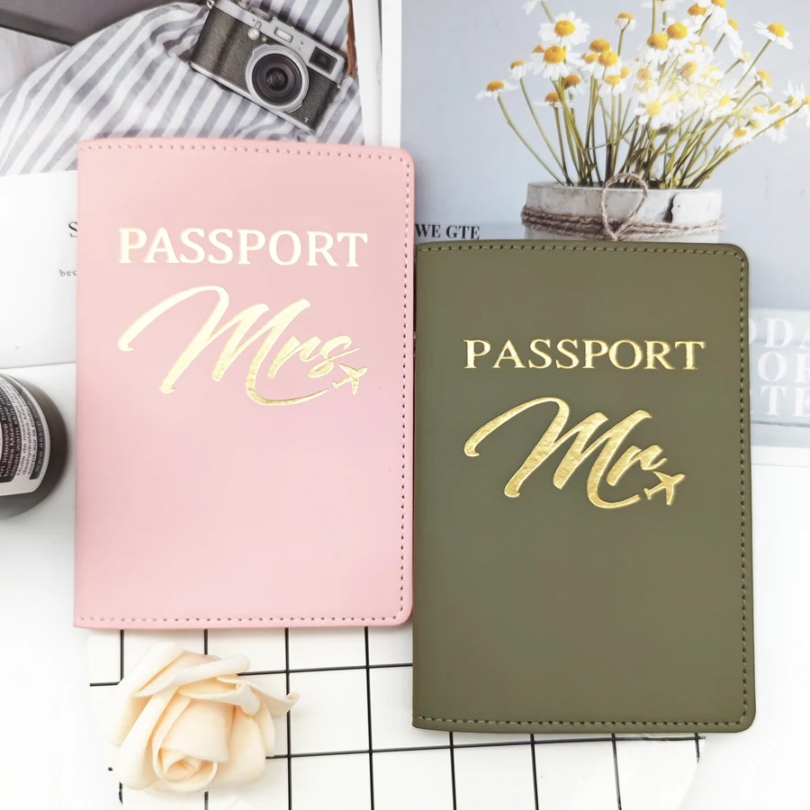 2PCS a Set Mr/Mrs Lovers Couples PU Leather Passport Cover Case Card Holder Travel Accessories Lightweight Wallet For Women Men