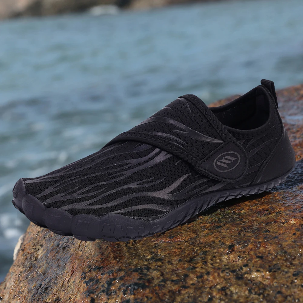 

Unisex Water Shoes Lightweight Aqua Shoes Non Slip Barefoot Beach Shoes Breathable Lightweight Gym Sneakers for Walking Running