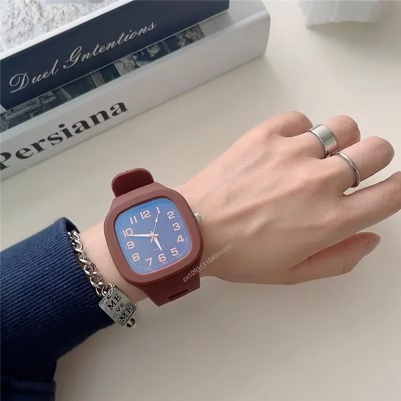 Men Women Wrist Watch Square Sport Watches Fashion Electronic Digital Casual Wristwatch Student Silicone Strap Watch for Girls