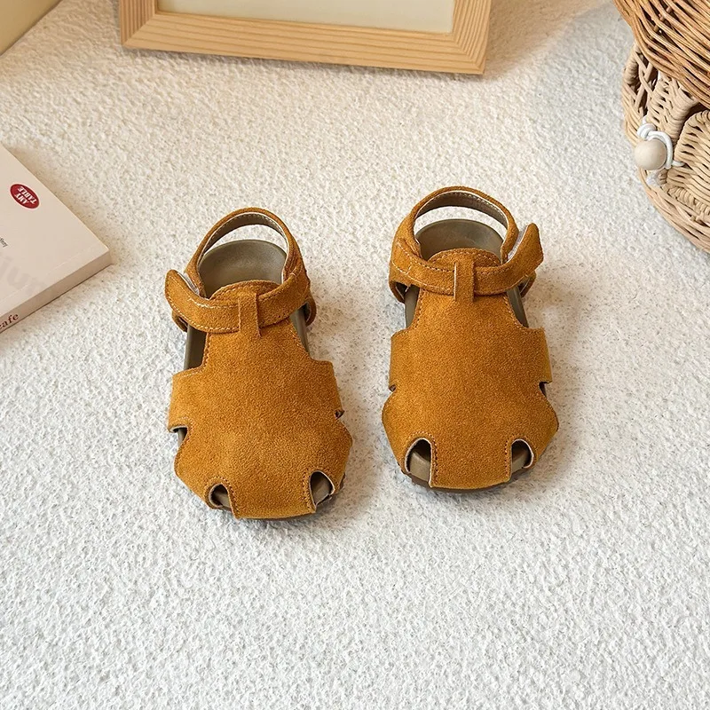 Children Sandals 2026 New Summer Girls' Closed-toe Sandals Polka Dots Fashion Outdoor Beach Shoes Soft Flats Kids Princess Shoes