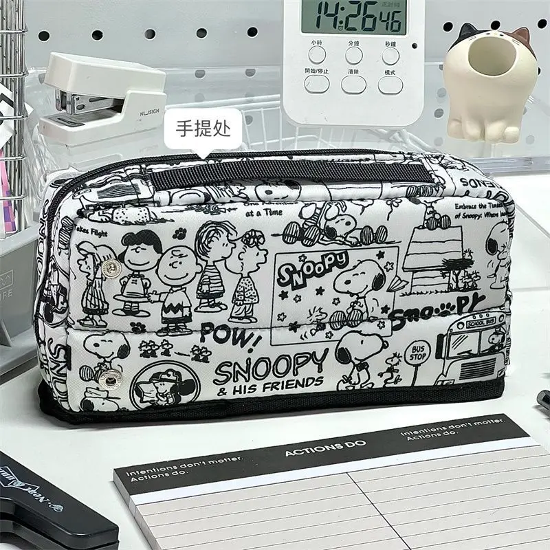 Snoopy Pen Bag Student Cartoon Cute Snoopy Stationery Bag Large Capacity Portable Pencil Case Women\'s Anime Kawaii Makeup Bag