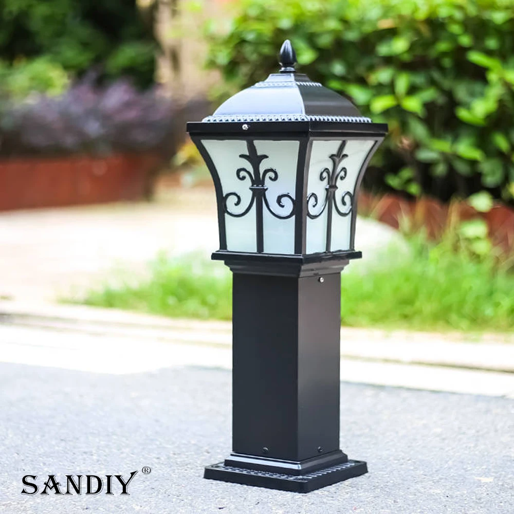 Rustic Modern Simple European Waterproof Outdoor Villa Lawn Lamps Garden Lights