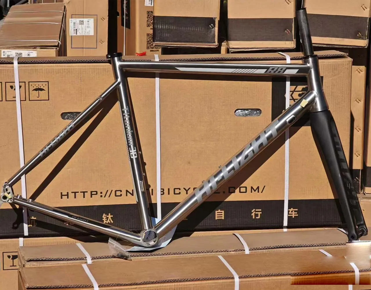 700C Rennrad Titanrahmen / R8 Ultraleichter Titanrahmen / Carbonfaser-Gabel / Gewicht: 2500g