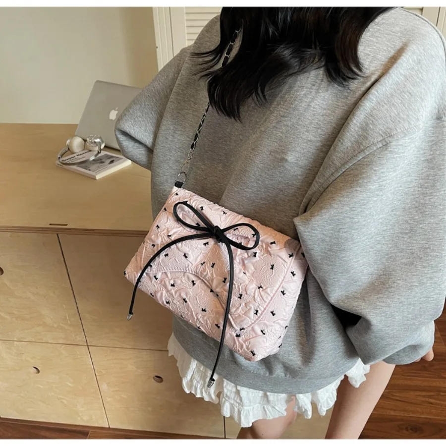 

Новый французский нишевый дизайн, темперамент, сотни иностранных ins, ветровой бант, сумка подмышки для пожилых людей, подростковые сумки на плечо для поездок на работу