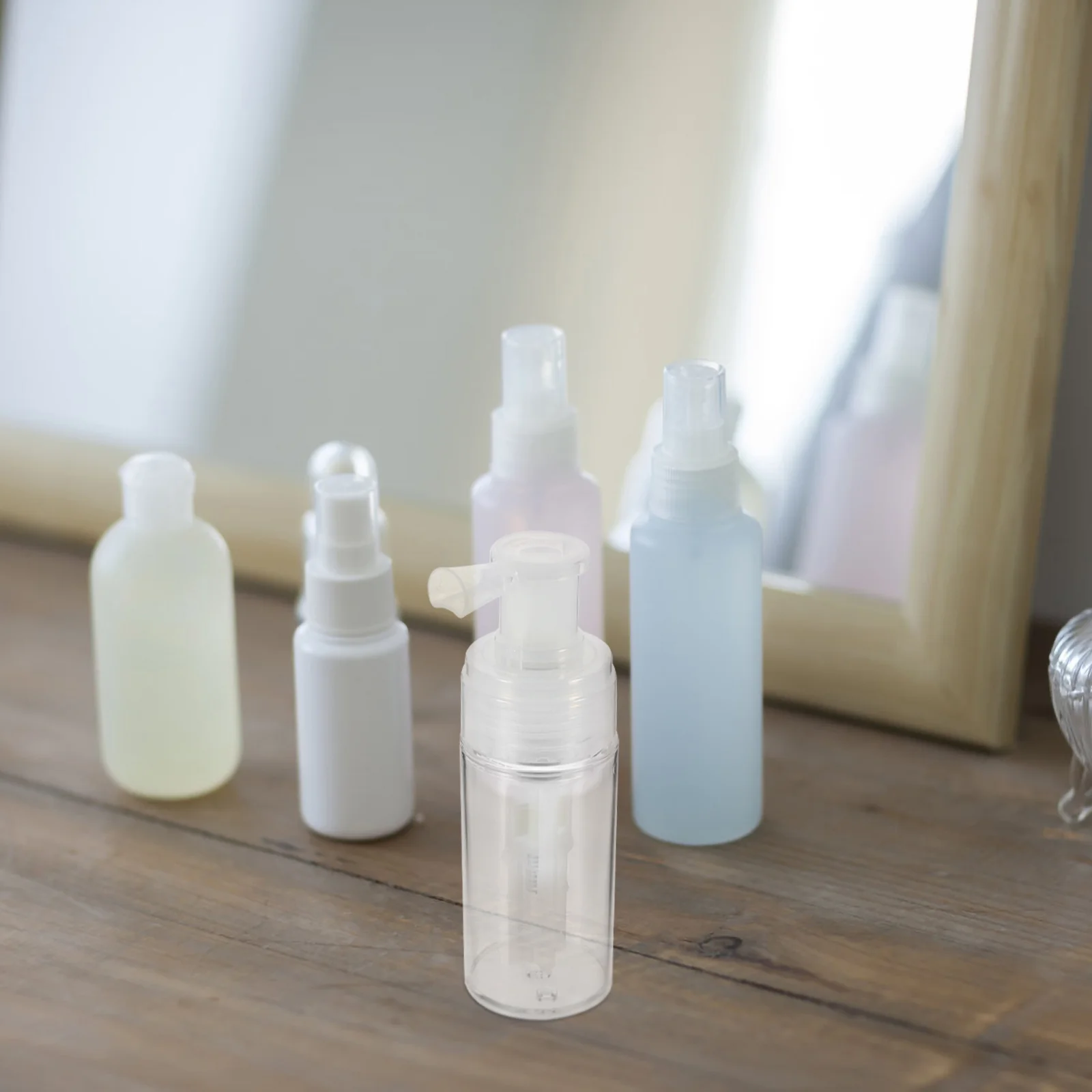 1Pc 110ml Refillable Spray Bottle Portable Travel Bottle Hairdressing Tool Empty Bottle Container (Transparent)