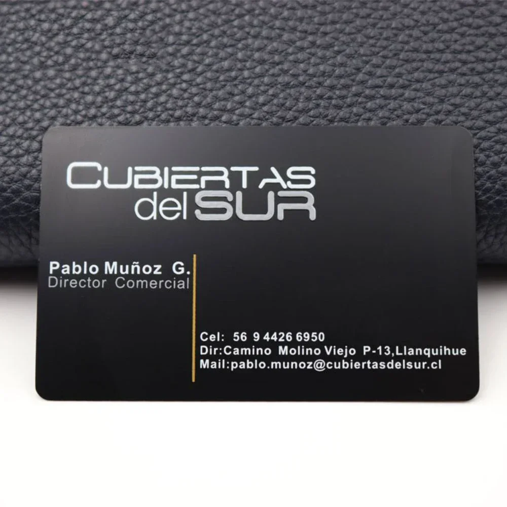 Tarjeta de visita de metal cuadrada premium Retención del cliente y mejora de la marca Tarjeta de garantía de lealtad en relieve de acero inoxidable negro