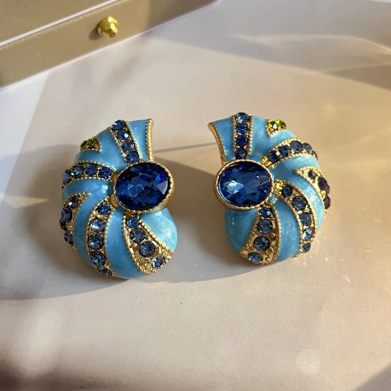 Mittlere alte Golds chnecke Tropfen Glasur Ohrringe Retro übertriebene Persönlichkeit modische Silber Nadel Ohrringe auf Lager