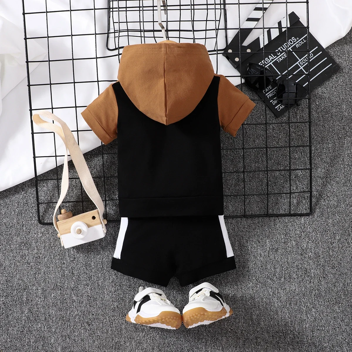 PatPat 2pcs Baby Boy 95% Cotton Hooded Short-sleeve Colorblock Top & Shorts Set Suitable for Summer Season