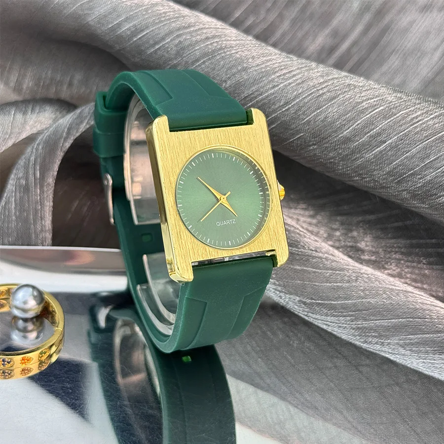 ساعات يد مربعة الشكل كبيرة الحجم للنساء بحزام سيليكون بسيط كوارتز ساعة يد للسيدات هدية Reloj Mujer Elegante