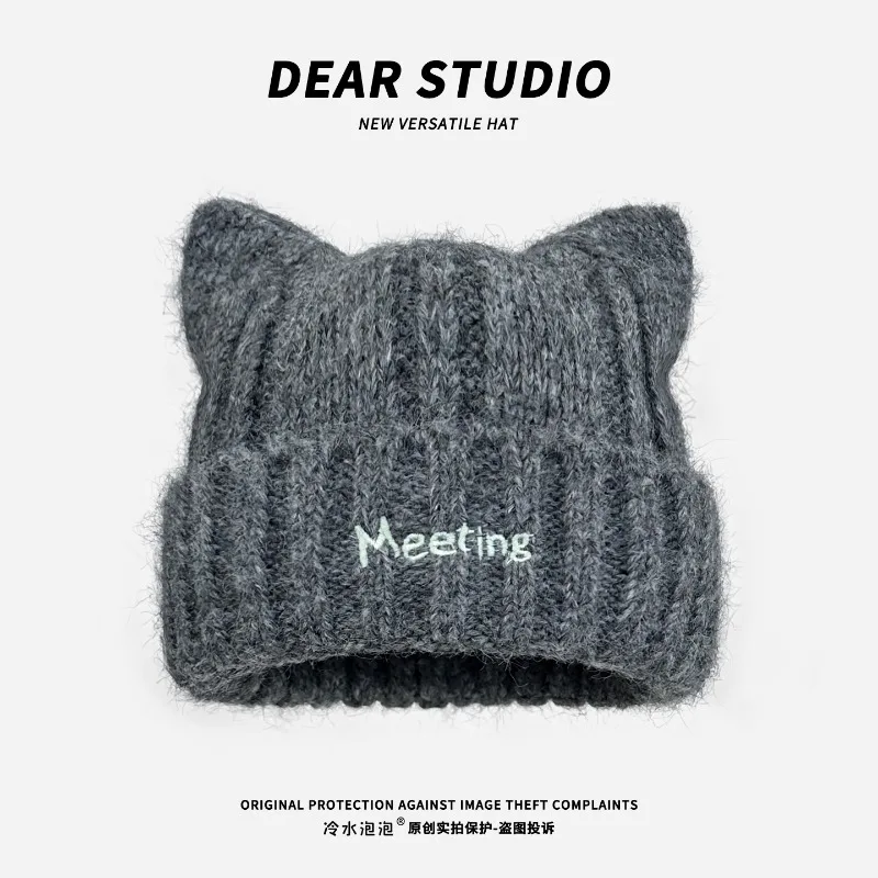 Neue süße Pullover-Mütze mit Katzenohren für Damen, Winter, süß und vielseitig, warm, mit Ohrenschutz, bestickte Skull-Beanie-Mütze. – Detail 7