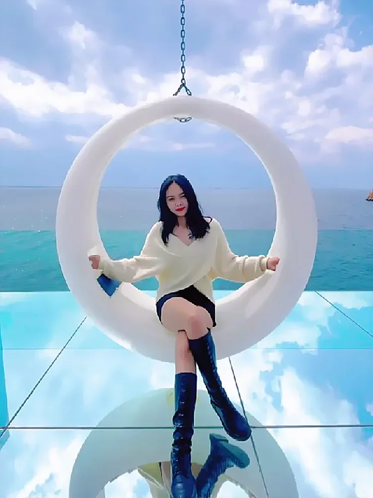 裏庭の夢のようなスイングチェア、子供の庭の造園スイングチェア用の光る機能を備えたユニークなパティオスイング