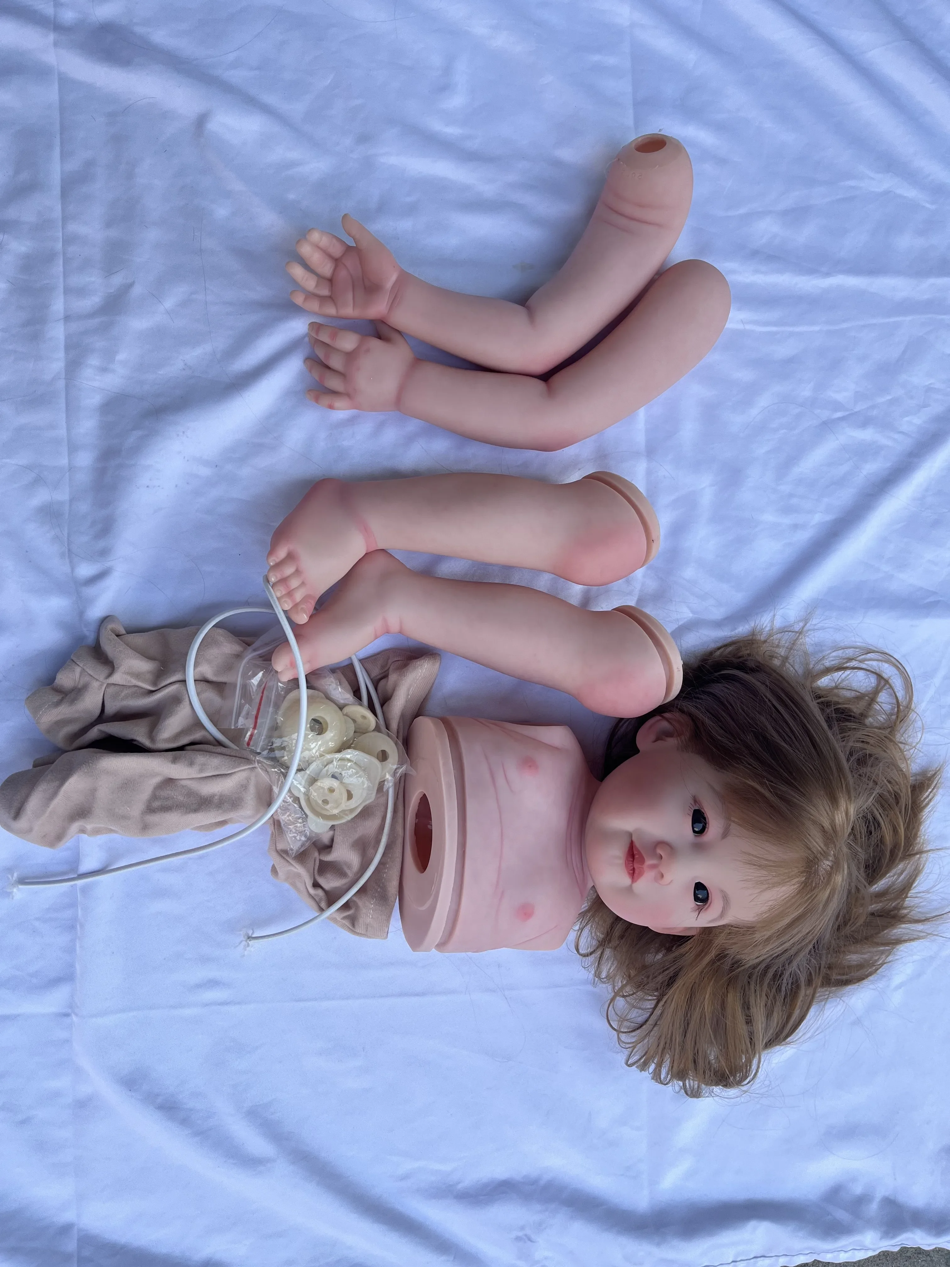 SINO-BB Fornecimento limitado personalizado Boneca bebê reborn de 32 polegadas Leonie com kits pintados de cabelo enraizado à mão presente de Natal