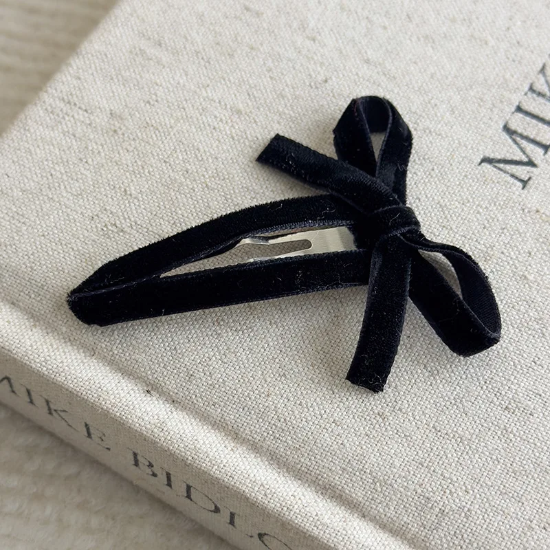 Retro Classics Velvet Cut-out Bow Hair Clips Autumn/Winter Solid HairPins Bangs Clip for Woman Girls Sweet Barrettes Headdress