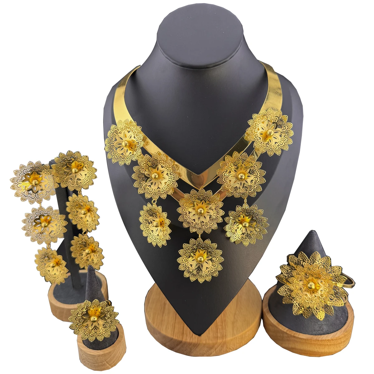 2024 New Flower Shaped Big Necklace Pendant Earrings Women's Jewelry Party Fashion Jewelry Set Flower Bracelet Exquisite Gift