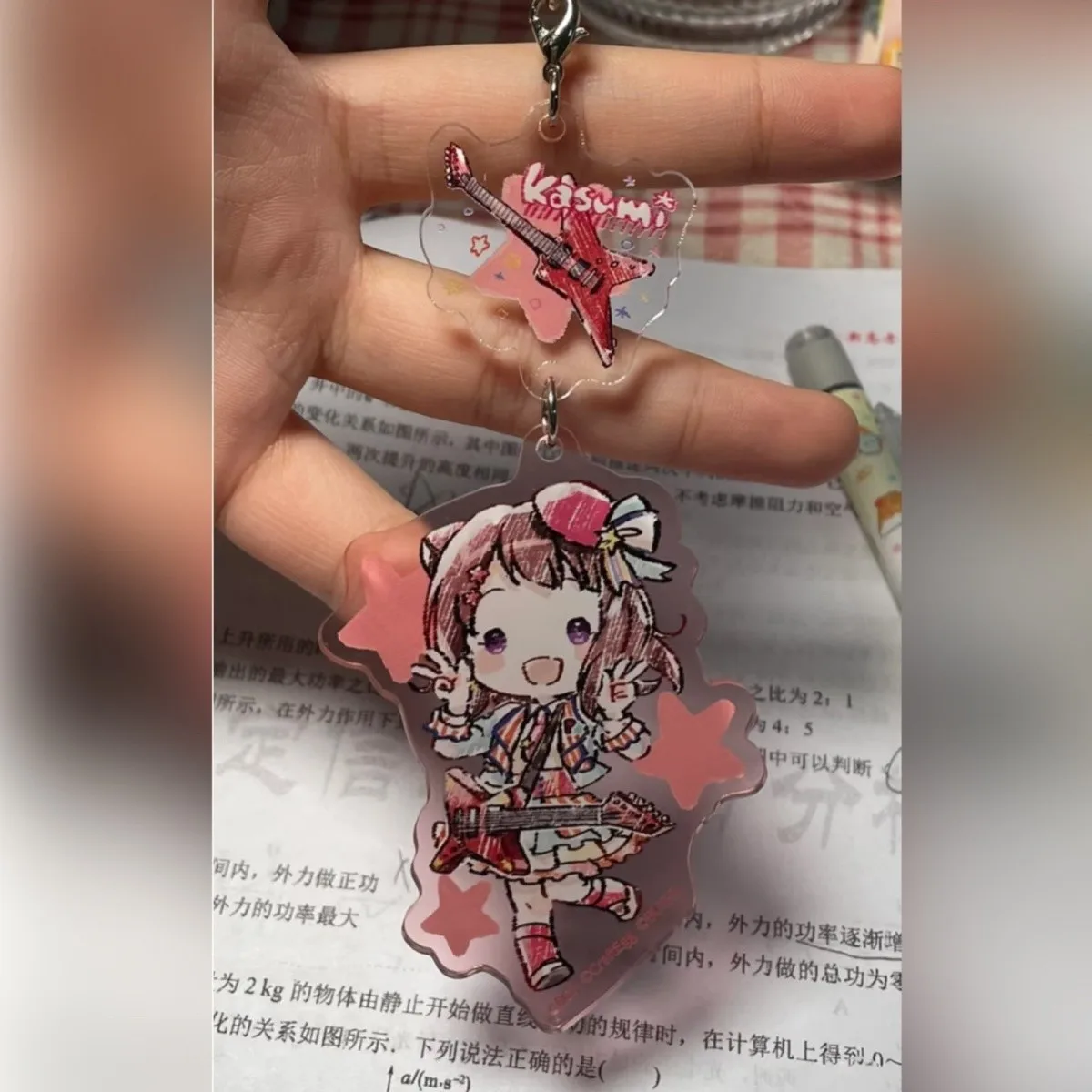 Toyama Kasumi llavero de Anime BanG Dream llavero acrílico hombre lindo llavero mujer bolso colgante ornamento accesorios regalo para Amiga