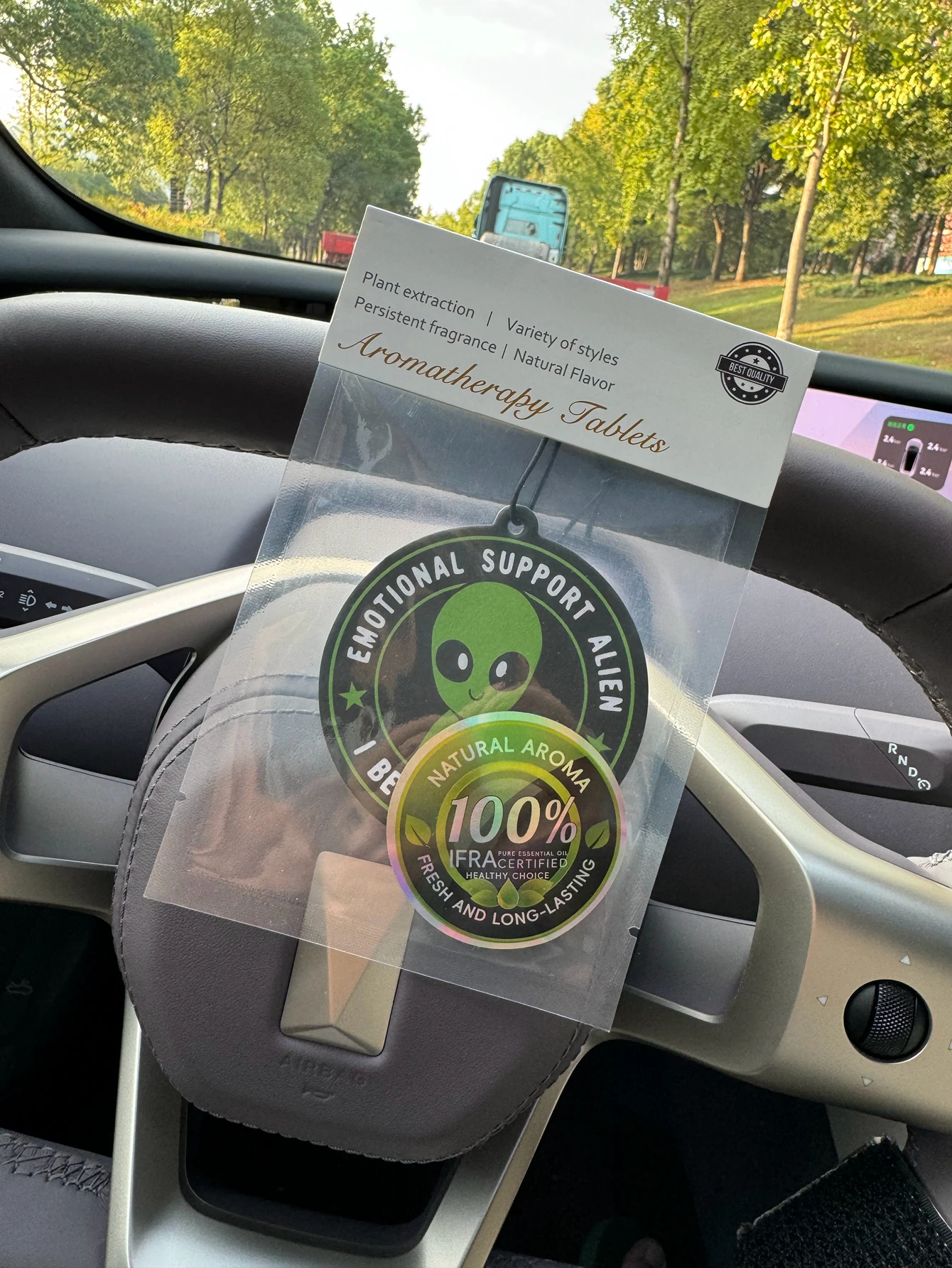 Emotional Support Alien Alien Scented Bahamian Sea Breeze (Romantic Fragrance) Neutral Car Perfume and Non-Toxic Air Freshener |   Natural Essential Oils and Aromatherapy Scent Tablets (Noroili/Grapefruit/Cedar) |   Hanging Type and Dual-Purpose with Vent Clip |   Long-Lasting Fragrance for 60-90 Days |   Deodorize and Purify the Air |   Suitable for Use in Cars, Homes, Wardrobes, and Bathrooms. |   Cartoon Animation Design |   Same Fragrance as the One in the Store. view 6