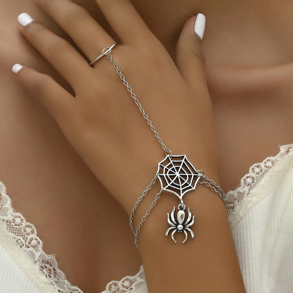 1 Pc Trendy Spider Spider Web Punk Personality Copprt Silver Color Mittens Bracelet Daily Party Jewelry