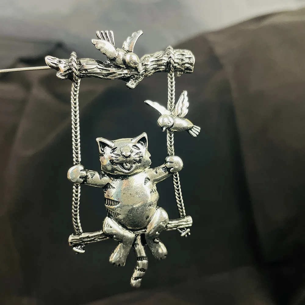 SHMIK Women Men Vintage Baroque Cat Bird Swing Alloy Badges Pin Fashion Retro Middle Design Kitten Unisex Brooch Corsages Gift