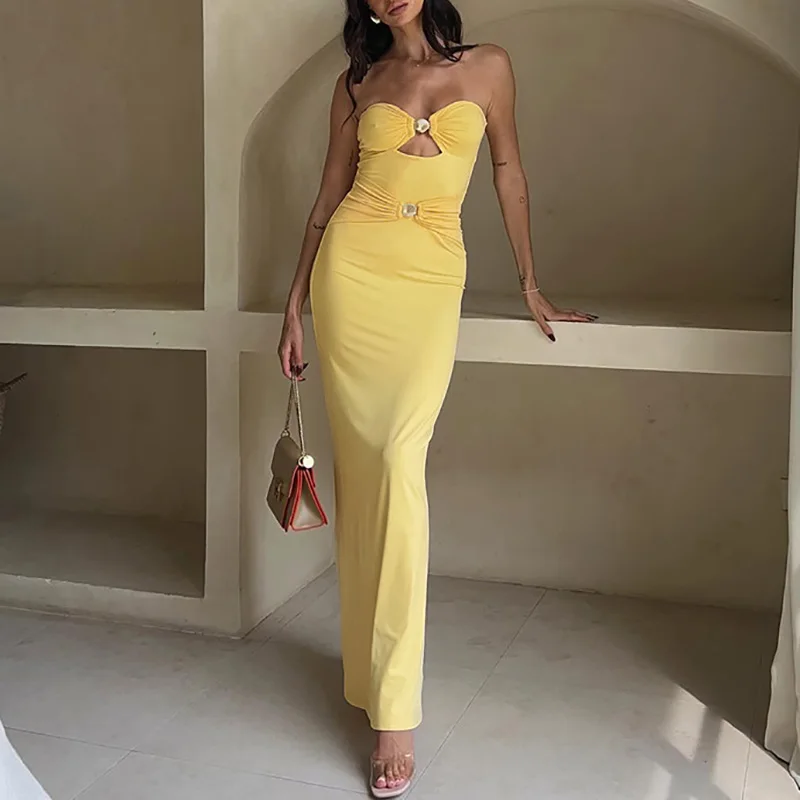 Abito da festa drappeggiato in metallo senza spalline sexy da donna Nuovo abito lungo aderente con vestibilità slim cava solida primaverile Abito bohémien aderente senza schienale estivo