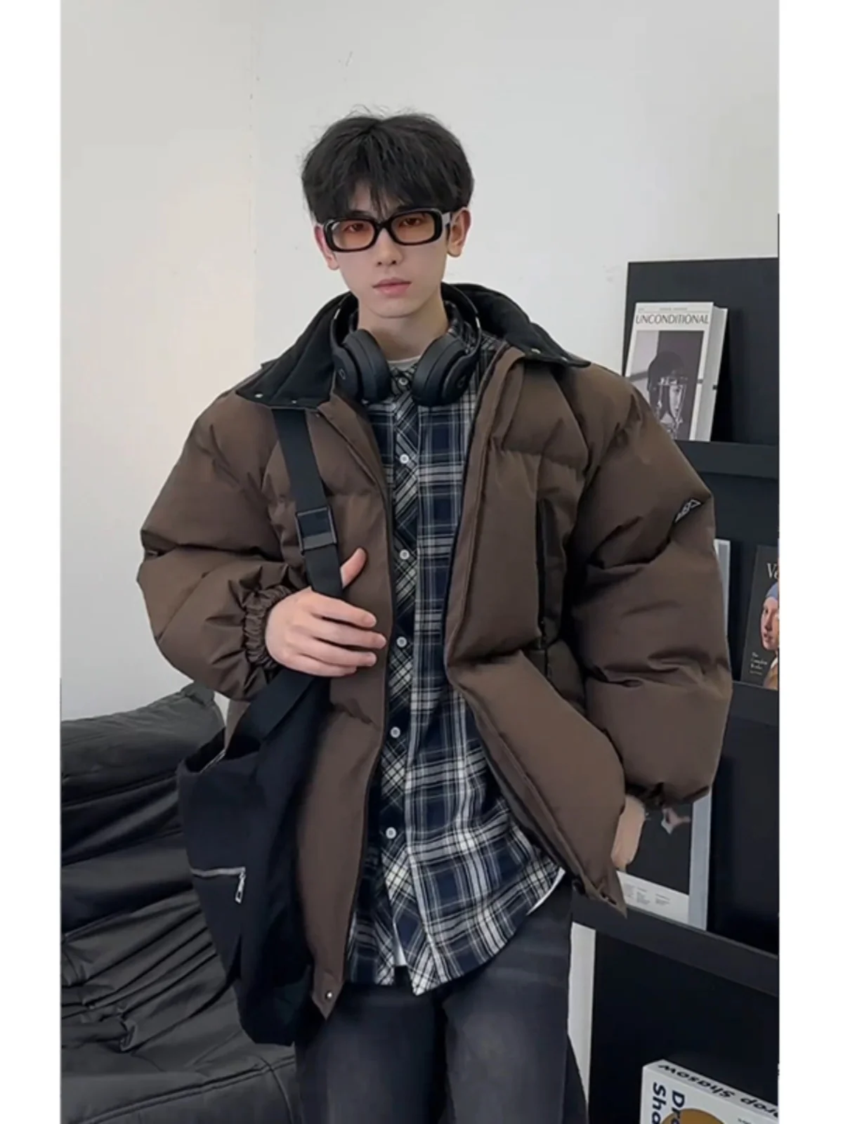 

Cé Brown Stand Collar Men's down Jaet Thi Warm Winter Workwear Cotton Bread Sle Coat Youth Faion Polyester Fiber