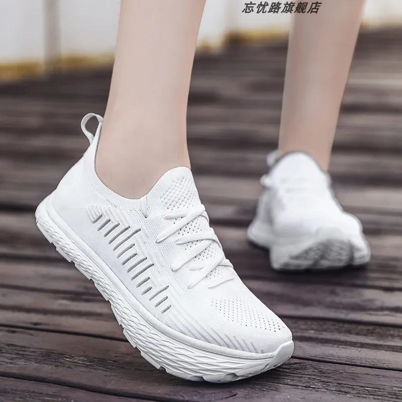 Summer Unisex Aqua Shoes Mesh Breathable Hiking Wading Shoes for Couple Qucik-Drying Outdoor Sport Negative Heel Sneakers