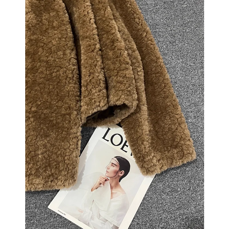 Abrigo corto de piel sintética para mujer, ropa holgada de alta calidad, color marrón cálido, francés, de manga larga, color blanco roto, Otoño e Invierno