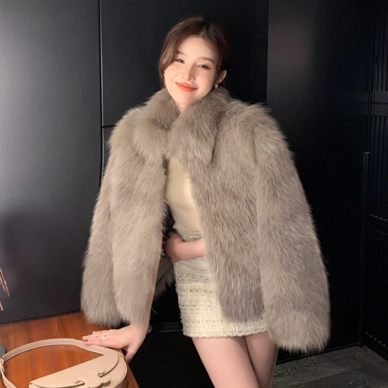 

2026 Новое пальто, женское осенне-зимнее свободное плюшевое пальто с капюшоном из искусственного кроличьего меха, женское повседневное модное пальто средней длины с мехом