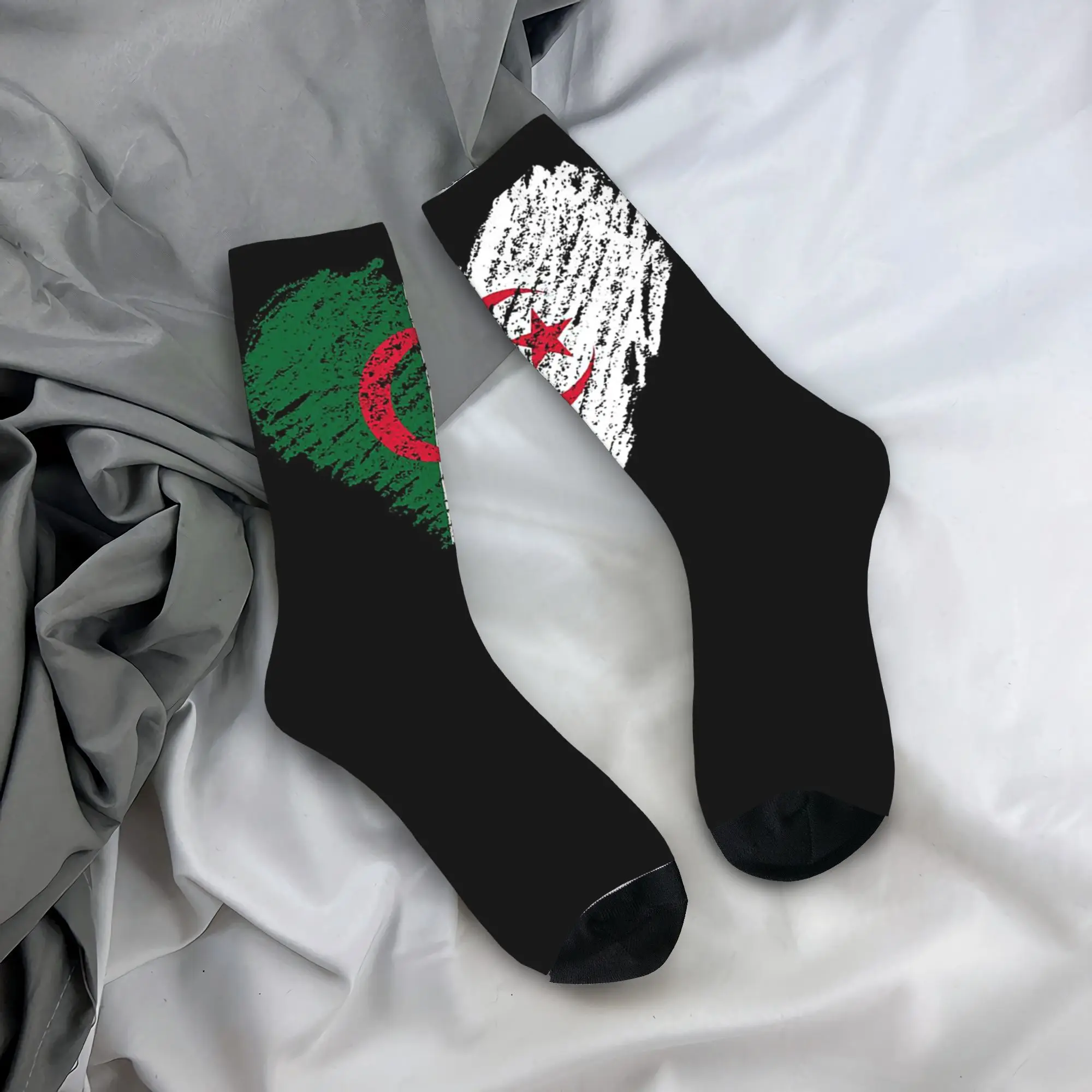 جميع المواسم خربش أحب الجزائر العلم الجوارب Harajuku امتصاص العرق جوارب الرياضة الأوسط جوارب أنبوبية هدية عيد ميلاد لينة