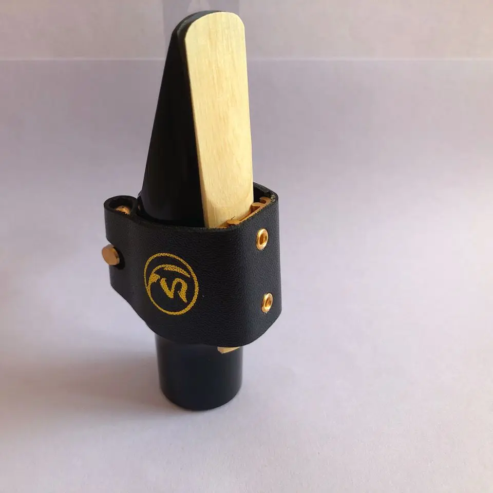 Mid to high pitched, mid to low pitched, saxophone, rubberwood flute head clip, new leather with flute head cap as a gift