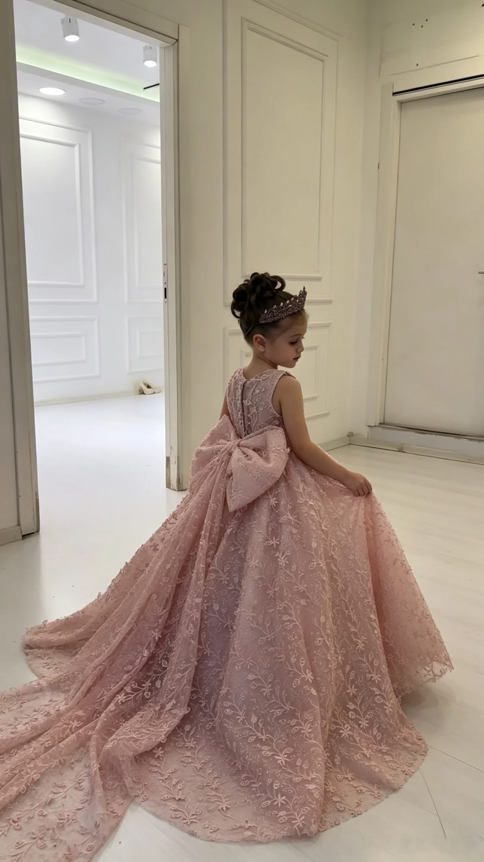 Luxurious High-end Lace Flower Girl Dress Custom Diamond-encrusted Floral Multi-layer Ruffled Mesh Long Tail Beauty Pageant Dres