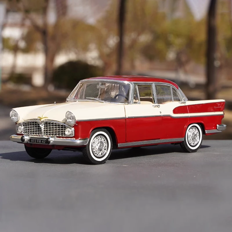 Diecast 1/18 Scale Simca Vedette Chambord Alloy Car Model Collection Souvenir Display Static Ornaments Vehicle Toy Gift