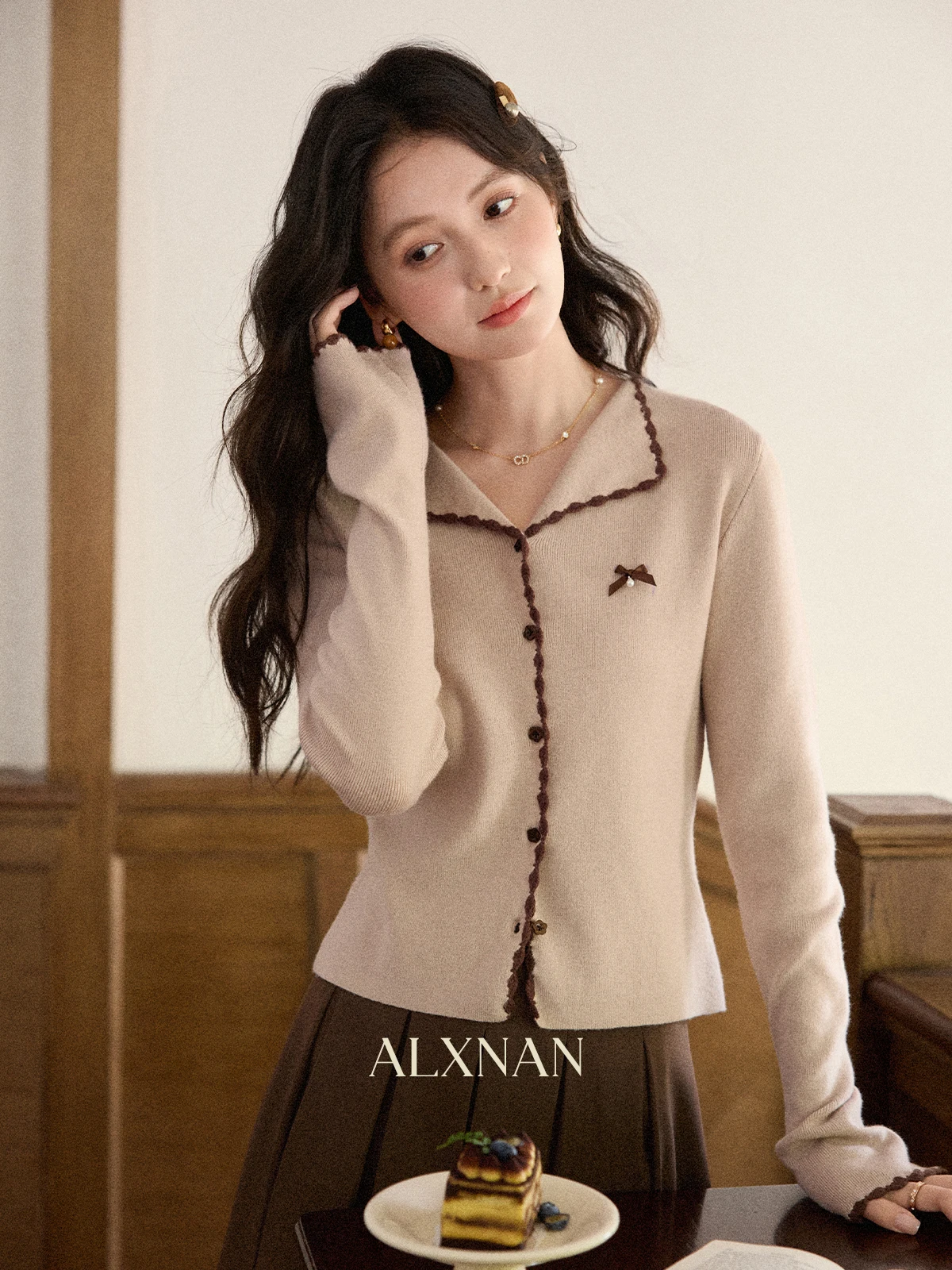 

ALXNAN Oatmeal Knitted Cardigan Short Flower Button Cute Women's Sweaters 2025 Fall Slim-fit Long Sleeve Knitted Tops L56967