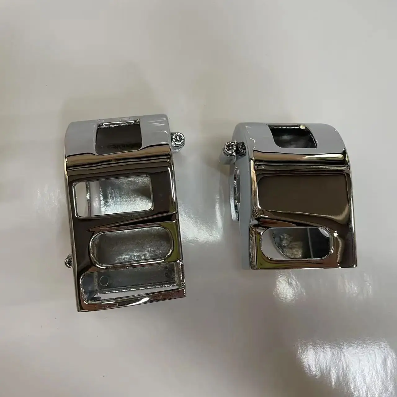 

Motorcycle Parts Switch Housing Cover Kit For YAMAHA V-STAR 1100 CLASSIC SILVERADO MODELS ONLY DOES NOT FIT VSTAR1100 CUSTOM