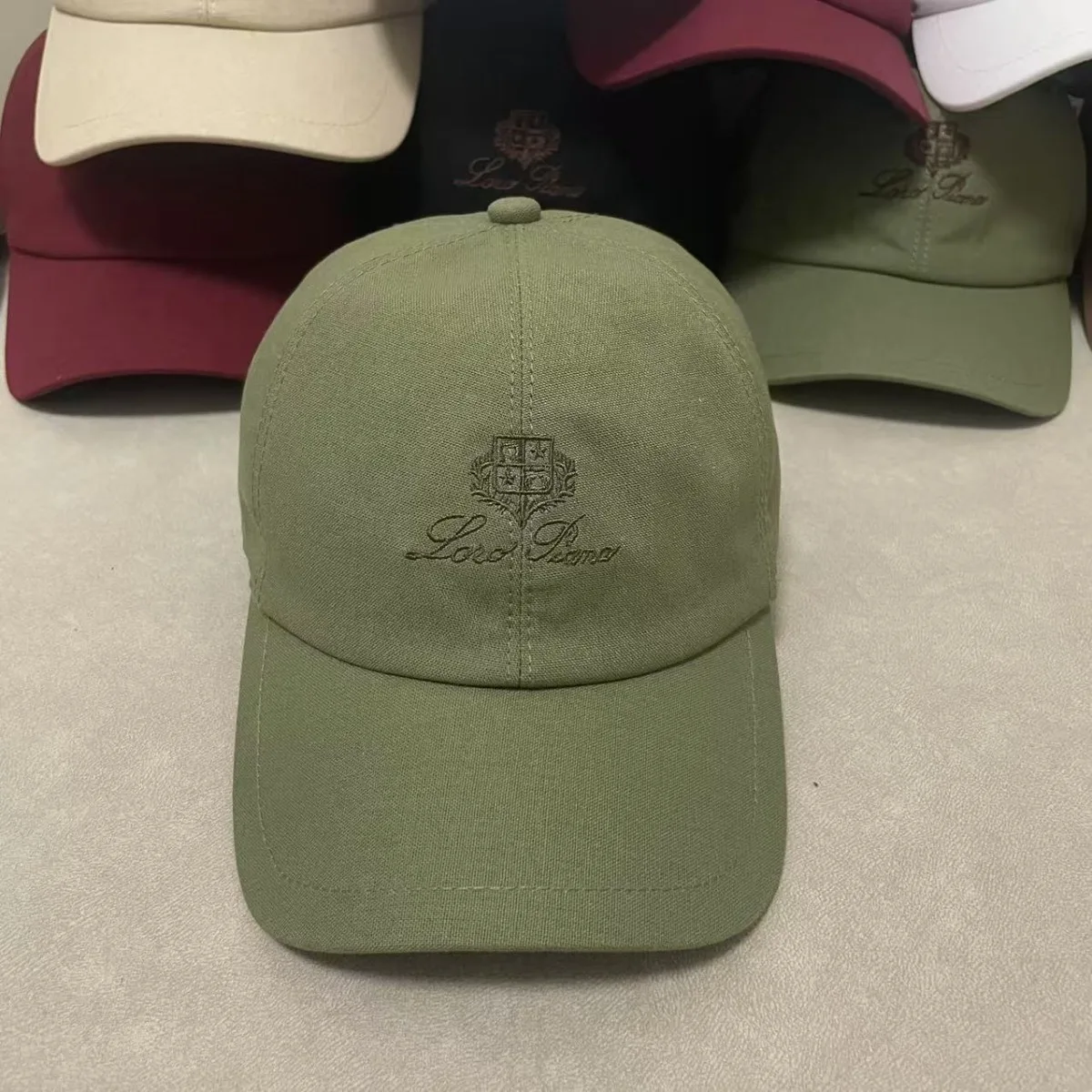 قبعة بيسبول ناعمة مطرزة جديدة للرجال والنساء لعام 2025 للفصول الأربعة مع مرونة قابلة للتعديل، قبعة منقار البط غير الرسمية في الهواء الطلق