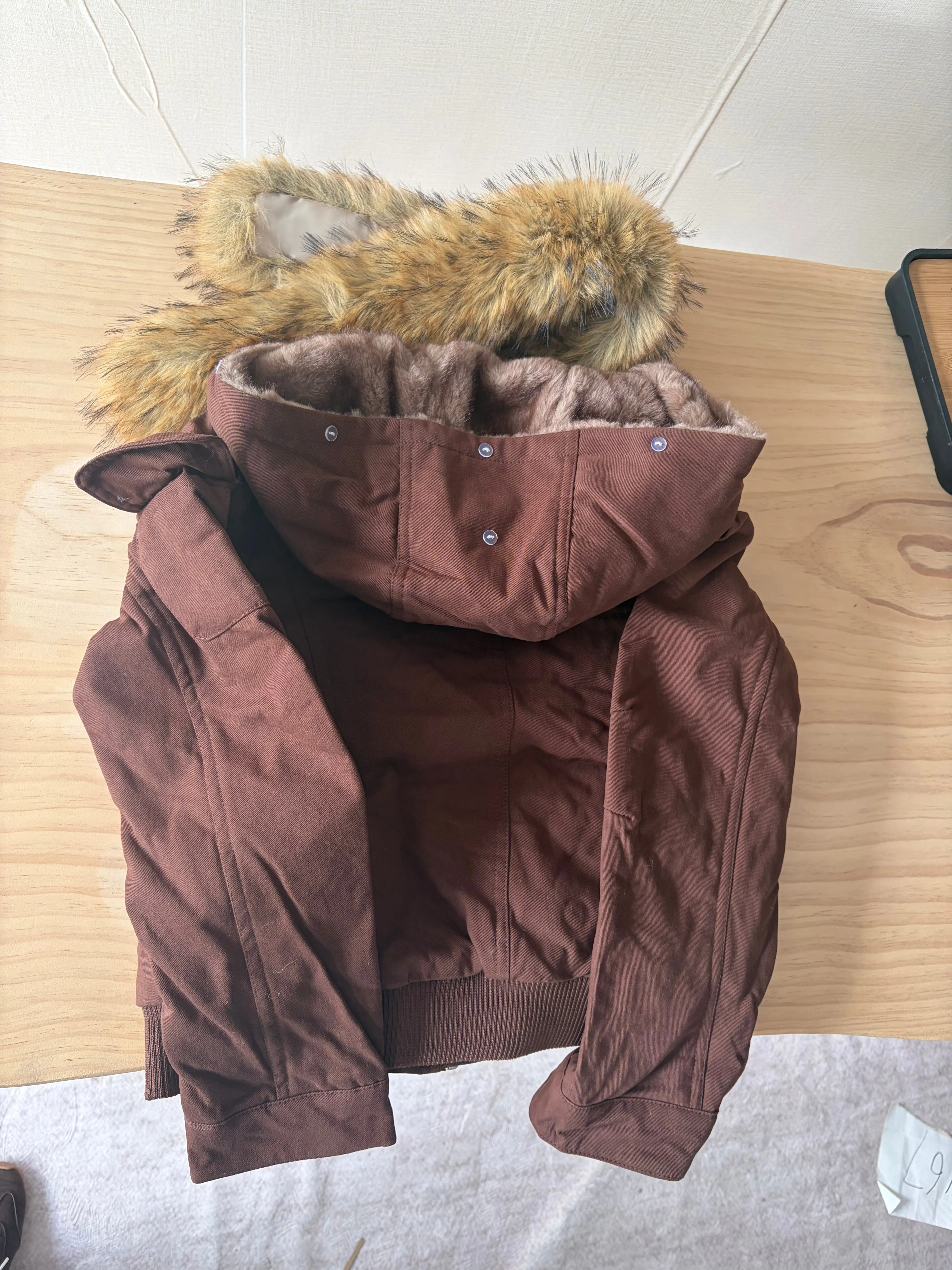 Fur Lined Bomber Jacket American Y2K Vintage Womens Brown Hooded Coat with Faux Fur Trim and Ribbed Cuffs Fashionable and Casual