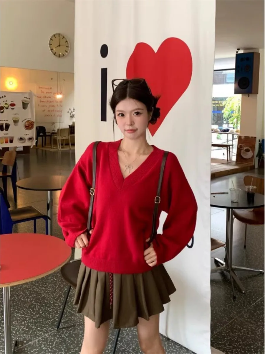 2026 New Red V-Neck Knitted Sweater Women Early Autumn Lazy Loose Inner Shirt Base Layer Top Comfortable Commute Style Korean...