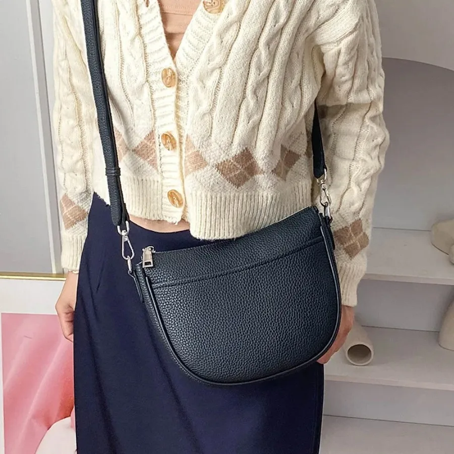 

Spring and summer new trend of fresh and simple fashion casual versatile foreign flavor slanting cross shoulder women's bags