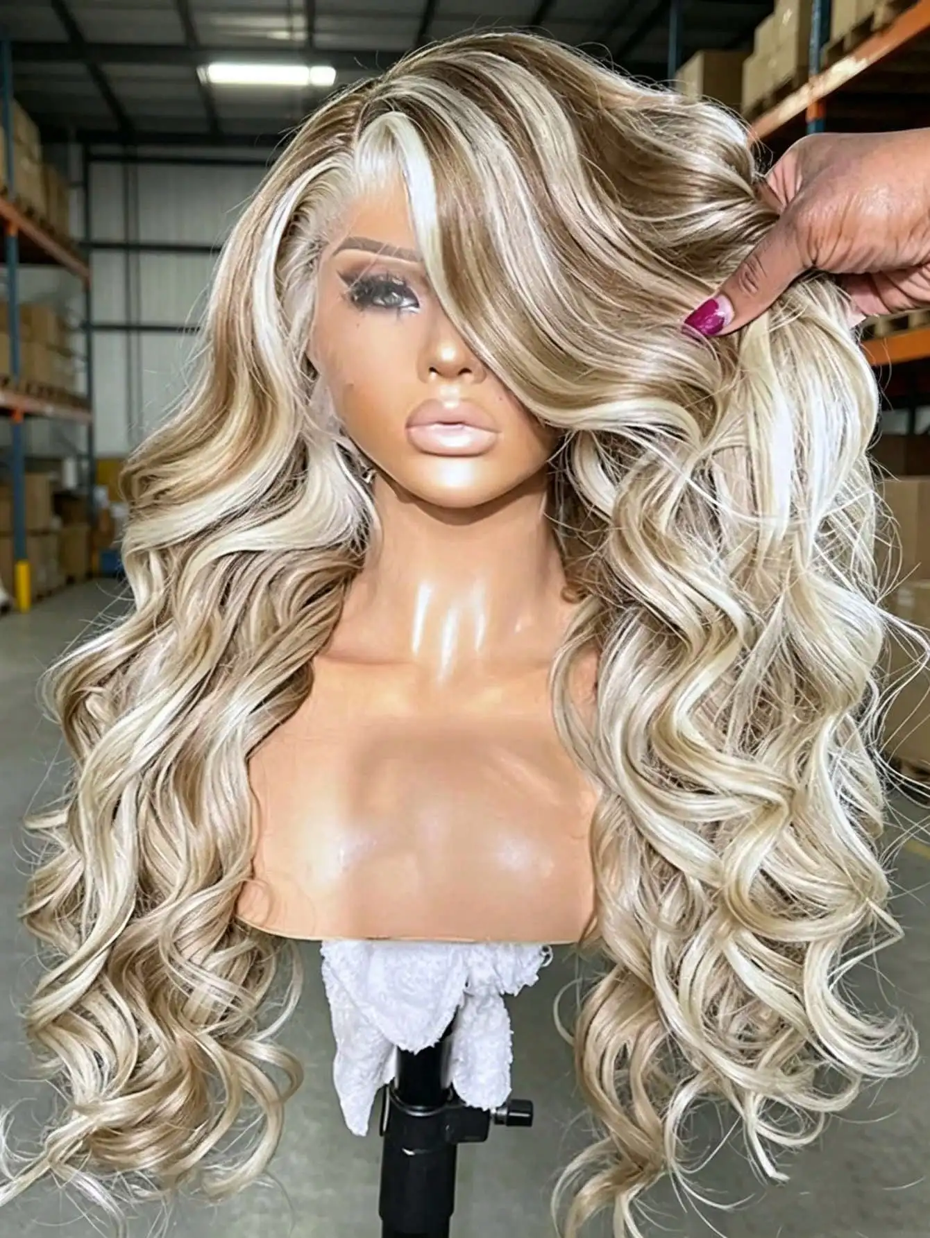 

Ombre Platinum Blonde To Brown Body Wave Lace Frontal Wigs for Women 13x4 HD Transparent No Glue Wigs Hair 180 Density Natural Wavy Lace Front Wigs Human Hair Pre Plucked with Baby Hair for Daily Wear Beginner Friendly Soft and Health