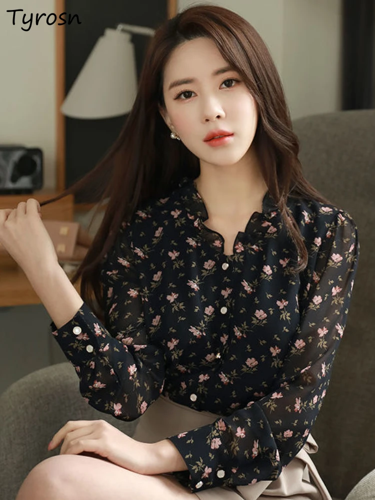 Black Shirts Women Temperament Design Floral Retro Female All-match Summer Breathable V-neck Korean Style Casual Sweet Stylish