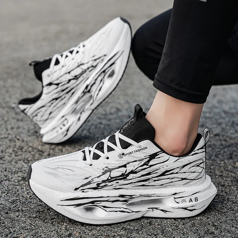 

2025 New Winter Parent-child Carbon Plate Fleece Running Shoes, 39-45 Size Outdoor Fitness Running Shoes