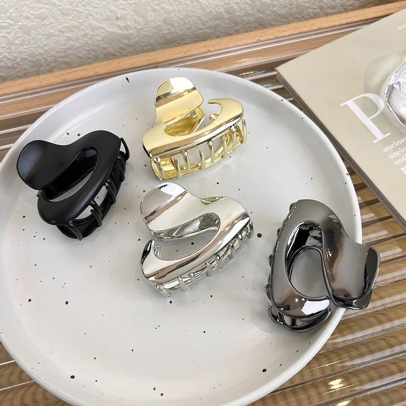 

Hair Claw Asymmetric Metal Gold Mini Lightweight Durable Premium for Back Head Updo Women Sturdy Versatile Everyday Holder