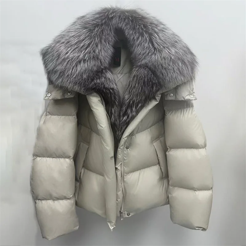 سترة نسائية جديدة عالية الجودة من ريش البط الأبيض معطف سميك دافئ مبطن لشتاء 2025 معاطف بقلنسوة بأكمام قابلة للفصل