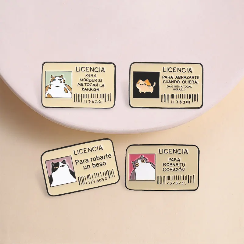 Cute Cat License Enamel Pins Spanish Pet Slogan Para robarte un beso Cartoon Kitten Animal Brooches Lapel Badge Jewelry Gifts