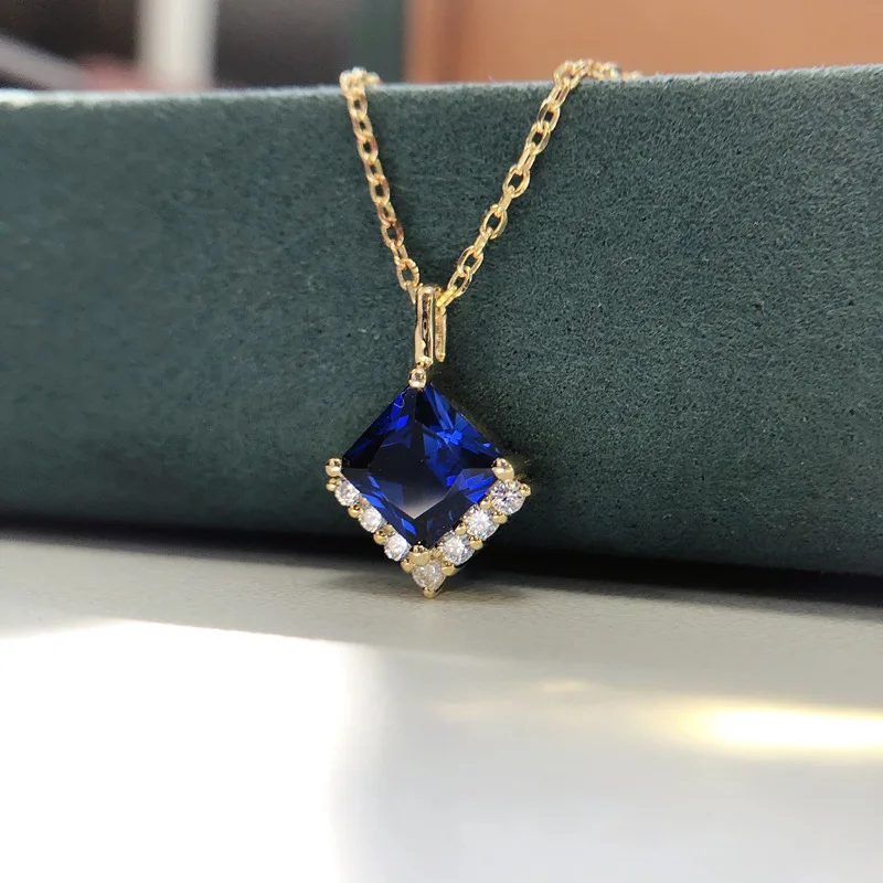 Hollow necklace 18K, 2 carats carbon stone, women, AU750 square blue diamond starlight effect
