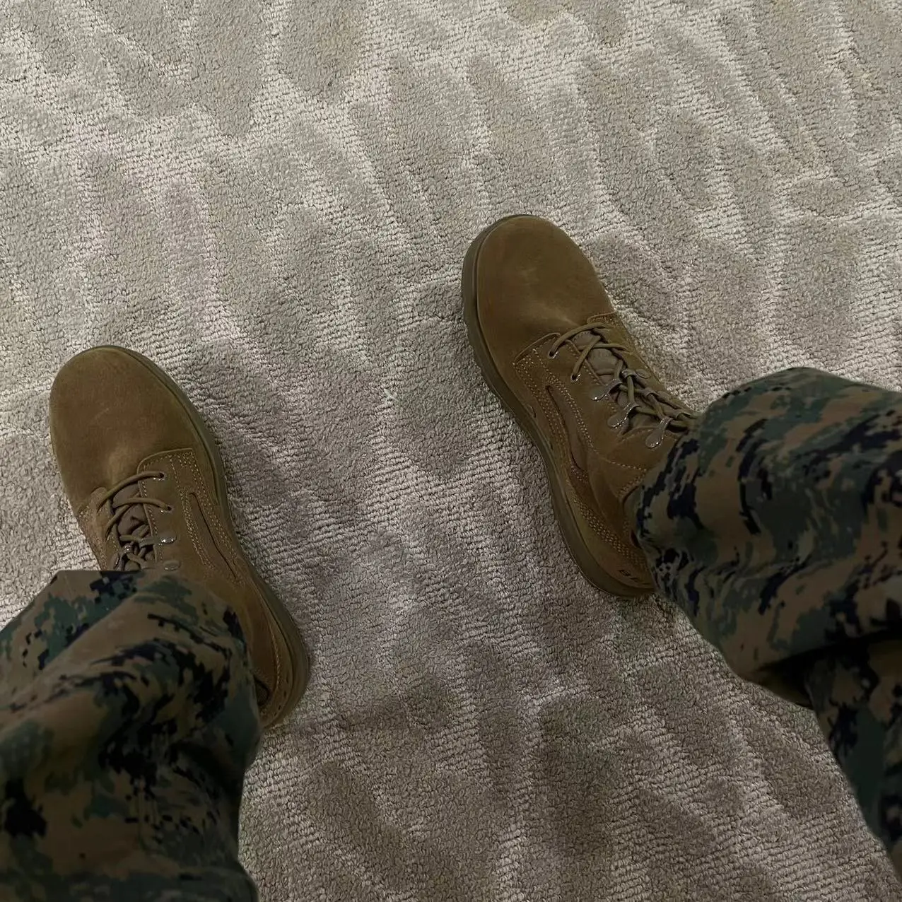 

Мужские ботинки для походов и треккинга, удобная и универсальная обувь унисекс для активного отдыха и ходьбы на природе.