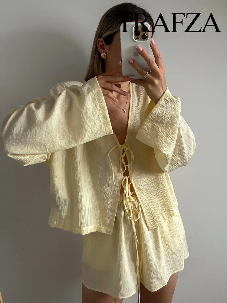 

TRAFZA Women Summer Chic V Neck Cozy Wrinkle Effect Set Long Sleeve V-neck Lace Up Top+High Waist Drawstring Pocket Shorts Suit